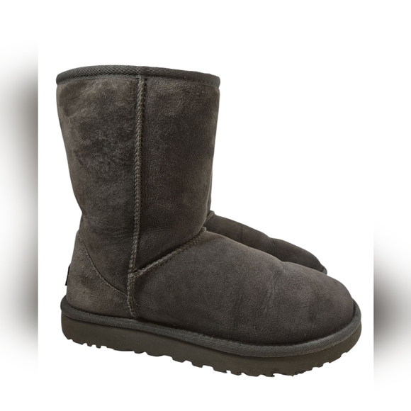 Uggs Classic Short Gray Boots Size 8 - Picture 1 of 9